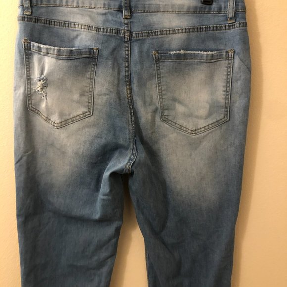 Like New Jeans w/Frayed Pockets Legs - Picture 7 of 8